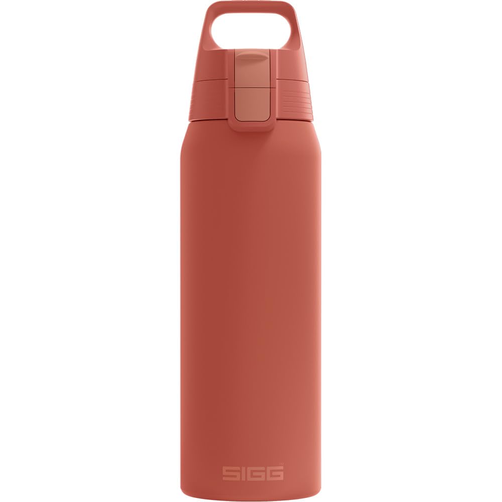 SIGG - Insulated drinking bottle - Thermos bottle Shield Therm One Eco Red carbonated drinks - Leak-proof - Dishwasher safe - BPA-free - 90% recycled stainless steel - Rust red - 0.75L - 6021.20