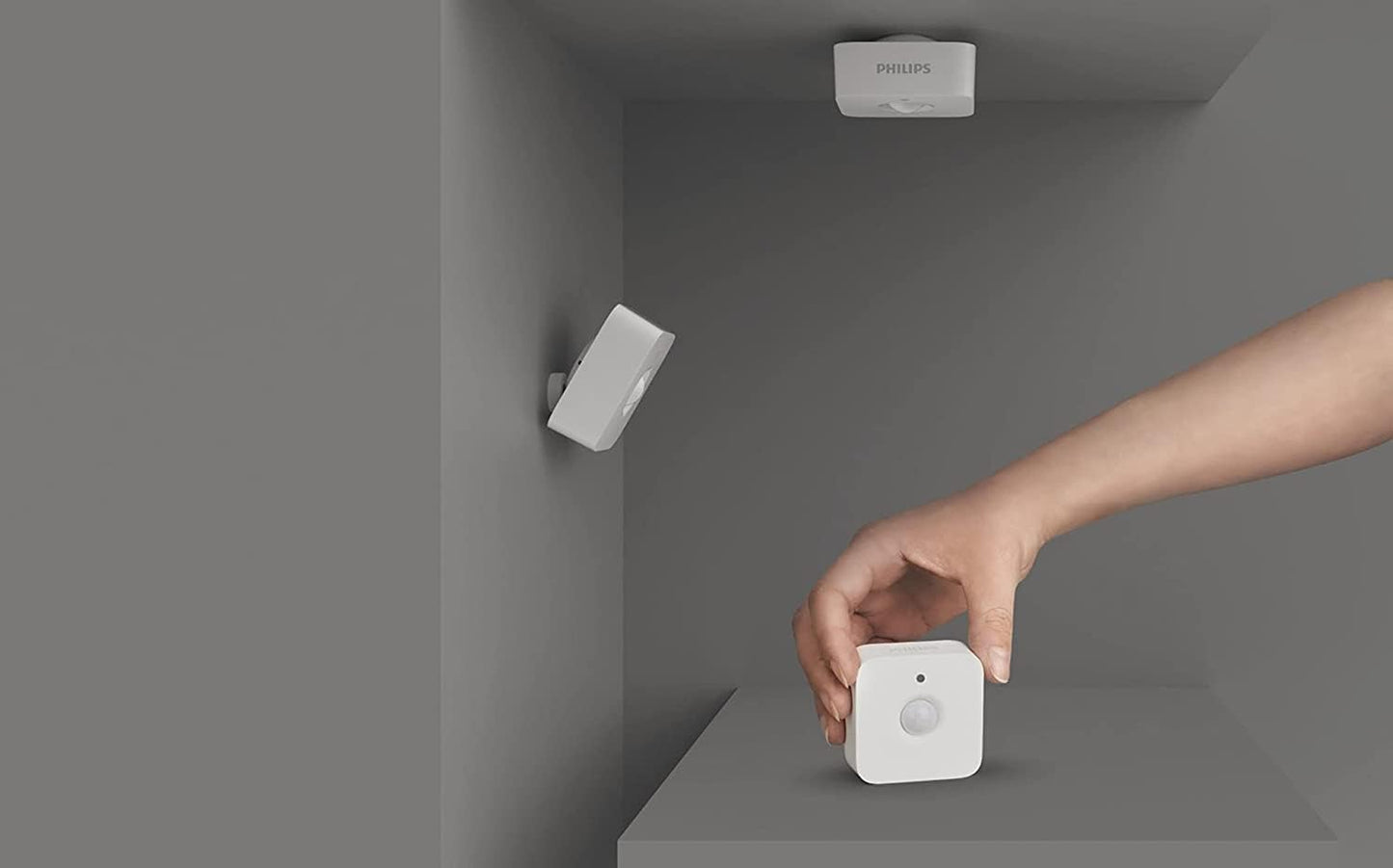 Philips Hue motion detector indoor, daylight sensor for smart lighting, automatic light control when there is movement for a safe home, white - 929003067501