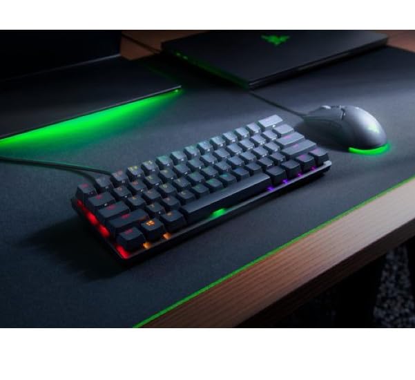 Razer Huntsman Mini (Red Switch) - Tastatur de gaming compactă 60% (Switch-uri optice liniare, capace de taste Doubleshot PBT, cablu USB-C detașabil) QWERTY US-Layout | Negru - RZ03-03390200-R3M1