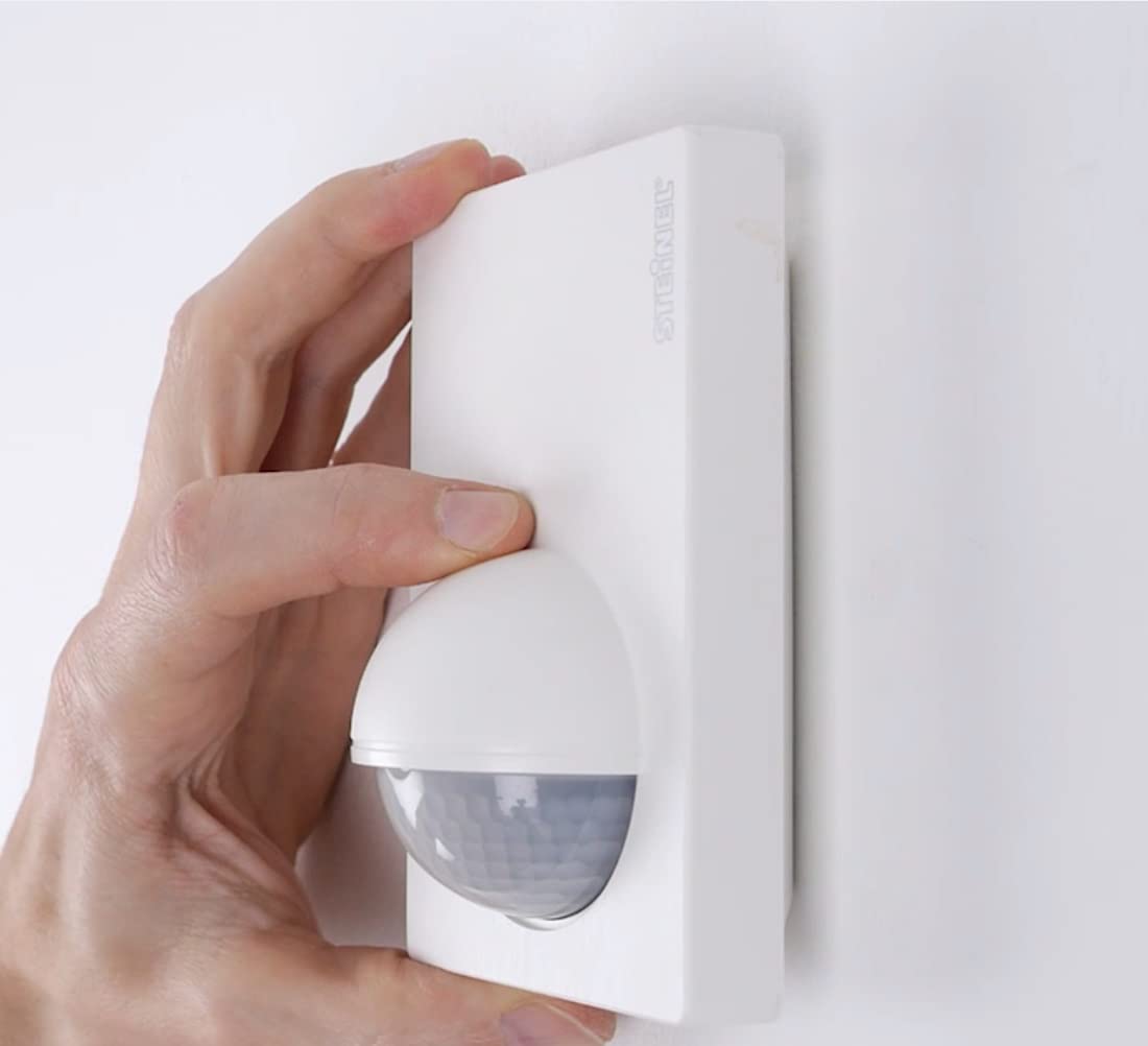 Steinel motion detector IS 180-2 white, 180° passive infrared motion sensor, twilight sensor for indoor and outdoor use, (W x H) 76 mm x 120 mm - 603212