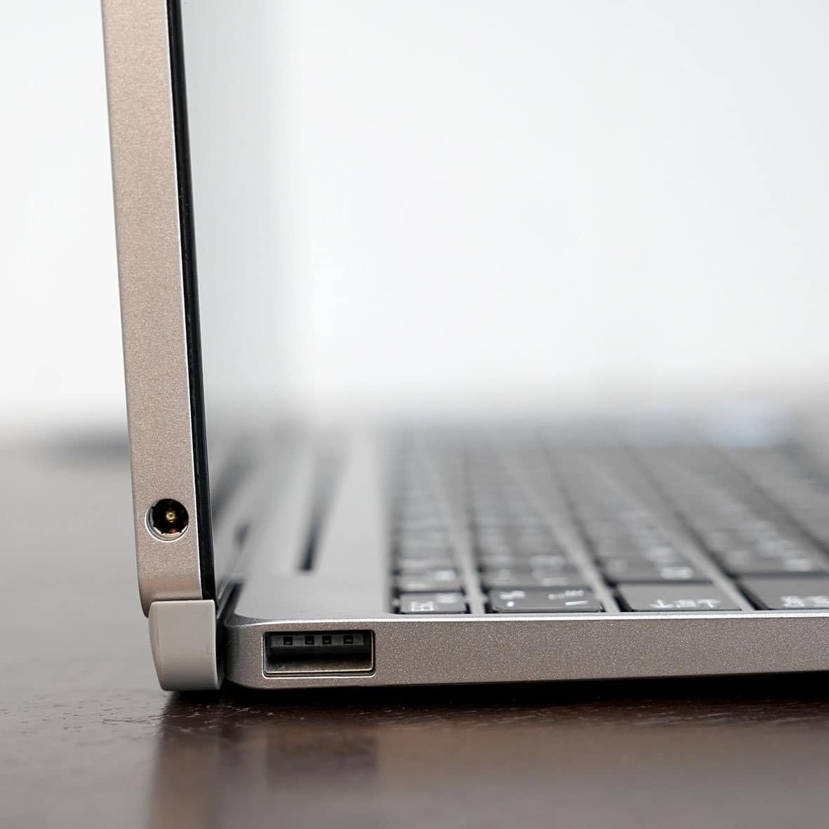 Laptop Toshiba Dynabook K50 2-in-1 cu touchscreen, ecran de 10.1" (1280x800), Intel Celeron N4020, 4 Go de RAM, 64 Go SSD, subțire și ușor, cameră web, Windows 11 Pro (Recondiționat) - TOSHIBA