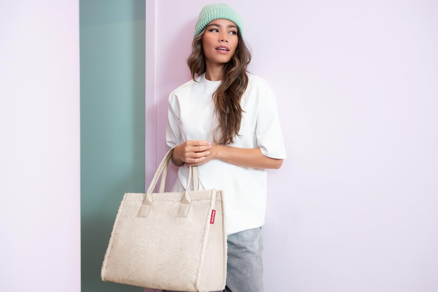reisenthel daily shopper teddy sand – modern, straightforward shopper for every occasion - practical handbag, large enough for your purchases and everyday items - DN1042