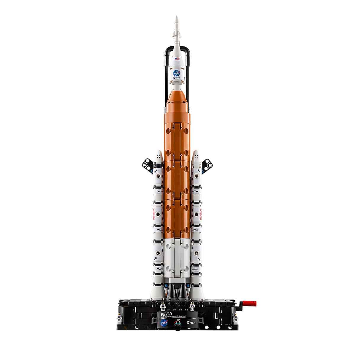 LEGO Technic NASA Artemis SLS heavy-duty rocket - children's rocket & spaceship toy - building model & model building construction toy for ages 9 and up - gift for boys and girls - 42221