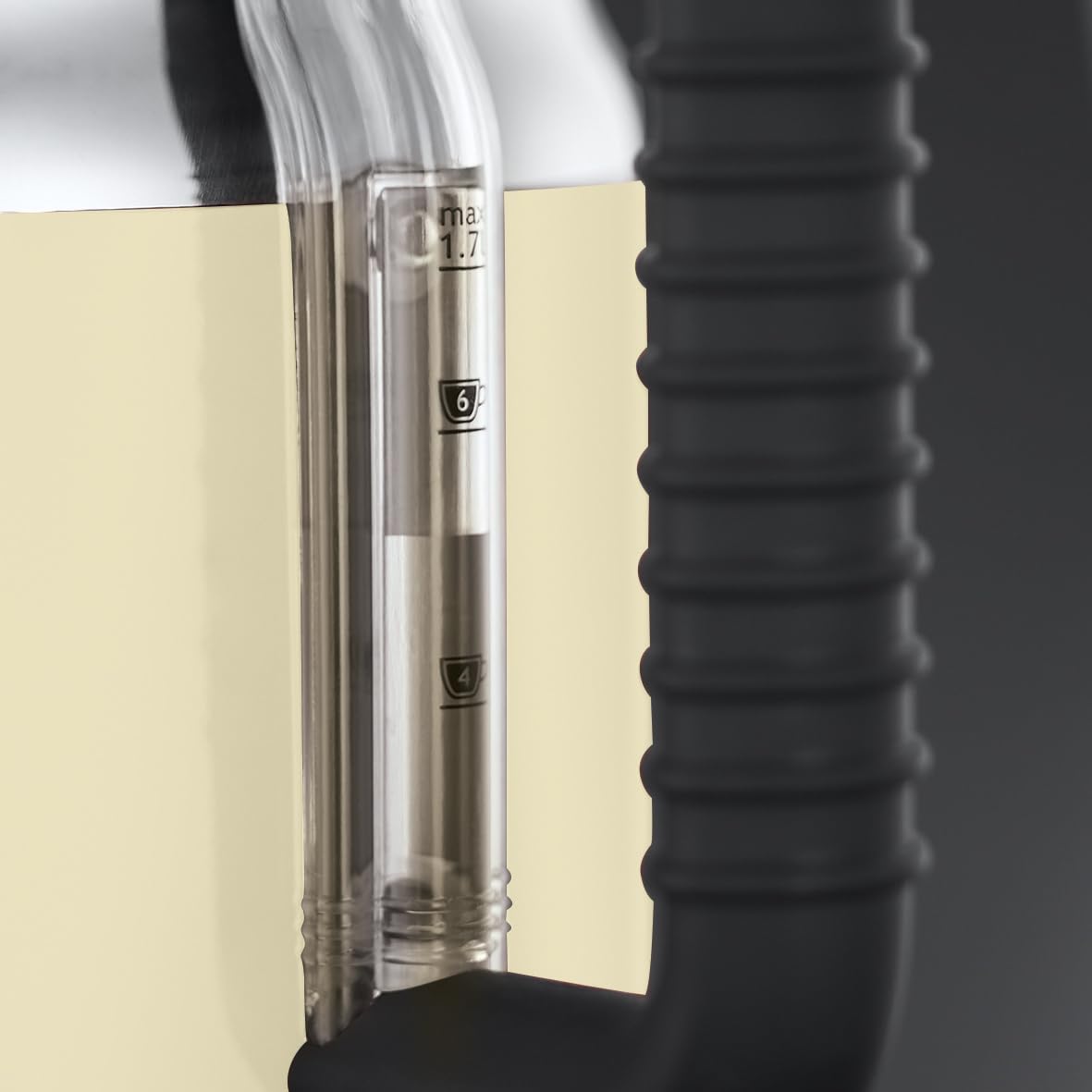 Russell Hobbs Kettle, 1.7 l, 2400W, Cream and Polished Stainless Steel - 21670-70
