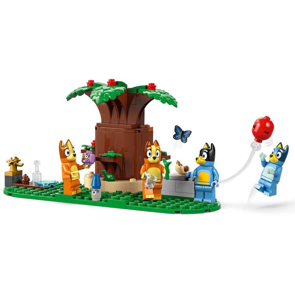 LEGO Bluey: Bluey's House - Modular toy with rooms, garden, 4 minifigures and accessories - Birthday gift for girls and boys aged 4 and up or fans of the TV series - 11203