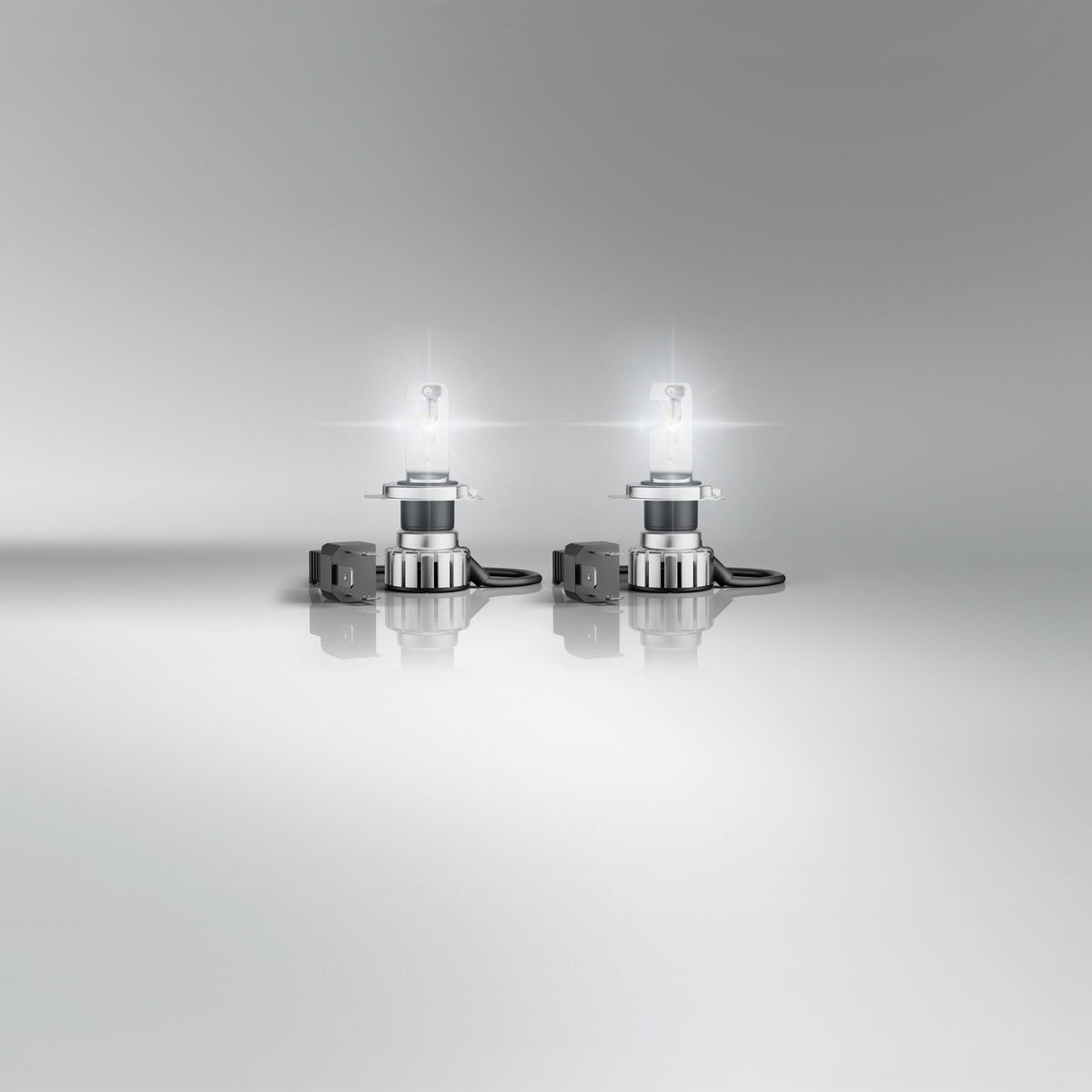 Osram NIGHT BREAKER LED SMART H4/H19; up to 330% more brightness; 6000K, 12V, LED high and low beam with street approval; 2 lamps - 64193DWNBSM-2HB-NEW