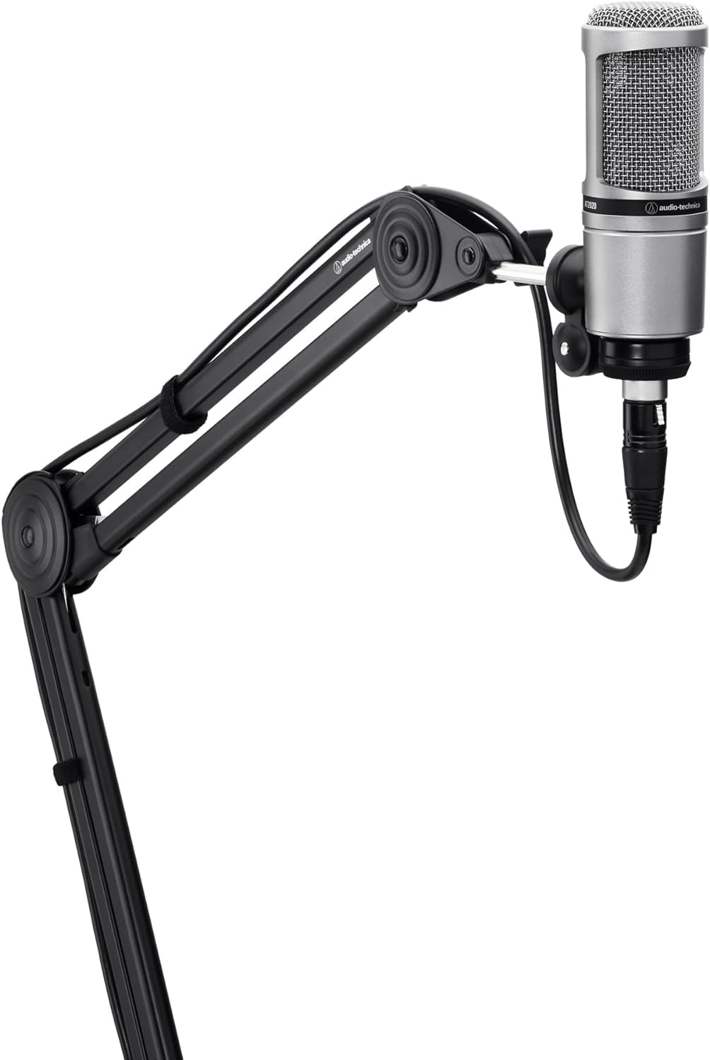 Microfonul cu condensator Audio-Technica AT2020 cu caracteristică cardioidă (conector XLR) este ideal pentru voiceover, podcasting, cântat sau înregistrări live instrumentale. Modelul AT2020GM are un finisaj metalic elegant.