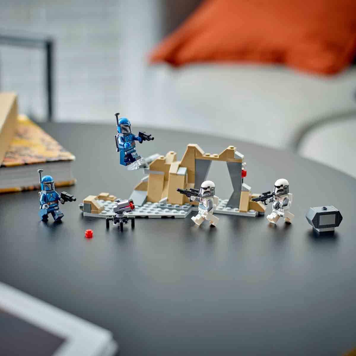LEGO Star Wars: The Mandalorian Ambush on Mandalore Battle Pack, Adventure Building Toy for Kids, Collectible Action Playset, Gift Idea for Boys and Girls 75373