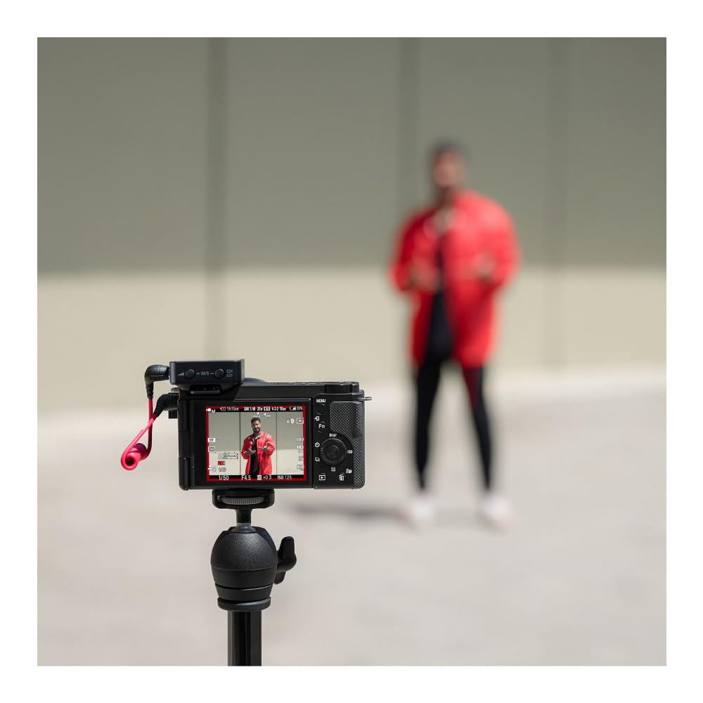 RØDE Wireless GO (Gen 3) – Compact wireless microphone – Crystal clear sound, 32-bit float recording, automatic level control, for phones, cameras, and computers (Orange) - WIGOGEN3ORA
