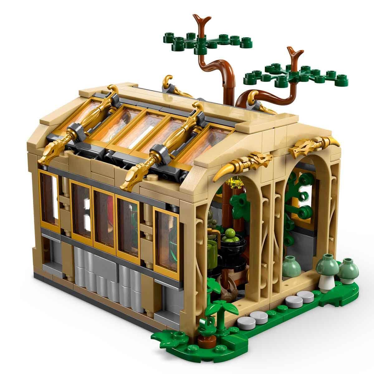 LEGO Harry Potter Hogwarts Castle: Herbology Lessons - Playset with Neville Longbottom, Hermione Granger, Professor Sprout, 3 Mandrakes and Greenhouse - Gift for Children Ages 8 and Up - 76445
