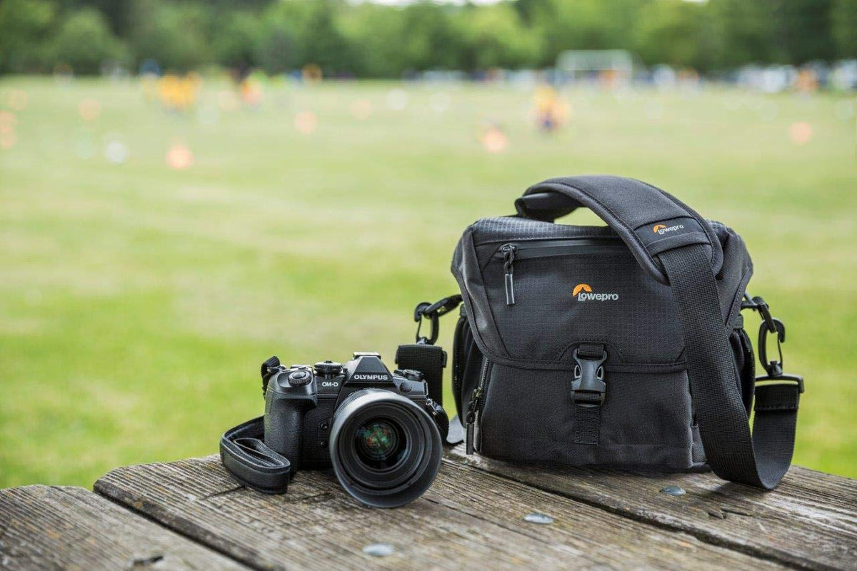 Lowepro Nova 160 AW II geantă pentru cameră neagră - LP37119-PWW