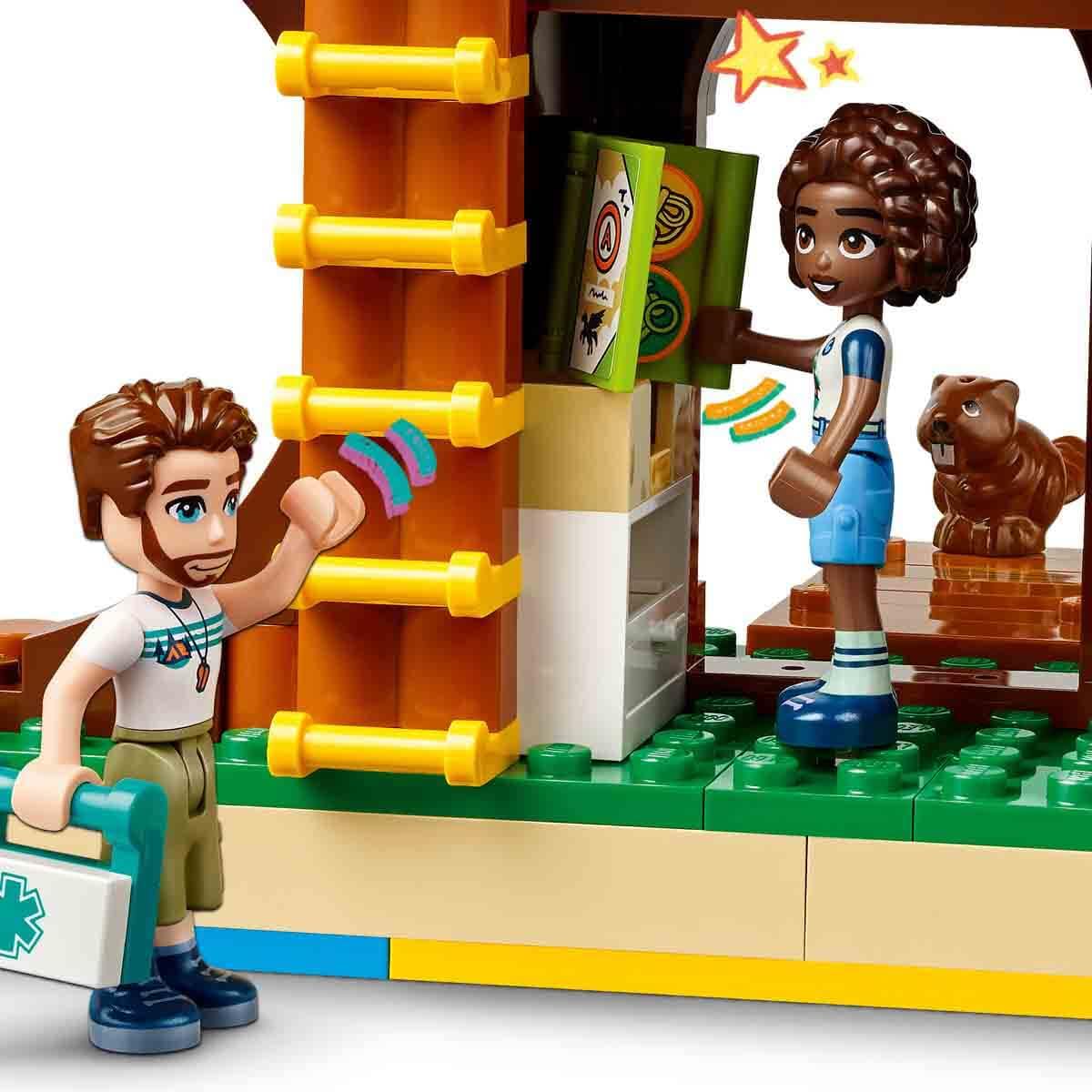 LEGO Friends tree house in the adventure camp, play set for girls and boys aged 8 and over with 5 toy figures and 5 animals, gift idea for creative play, sports toy, dollhouse 42631