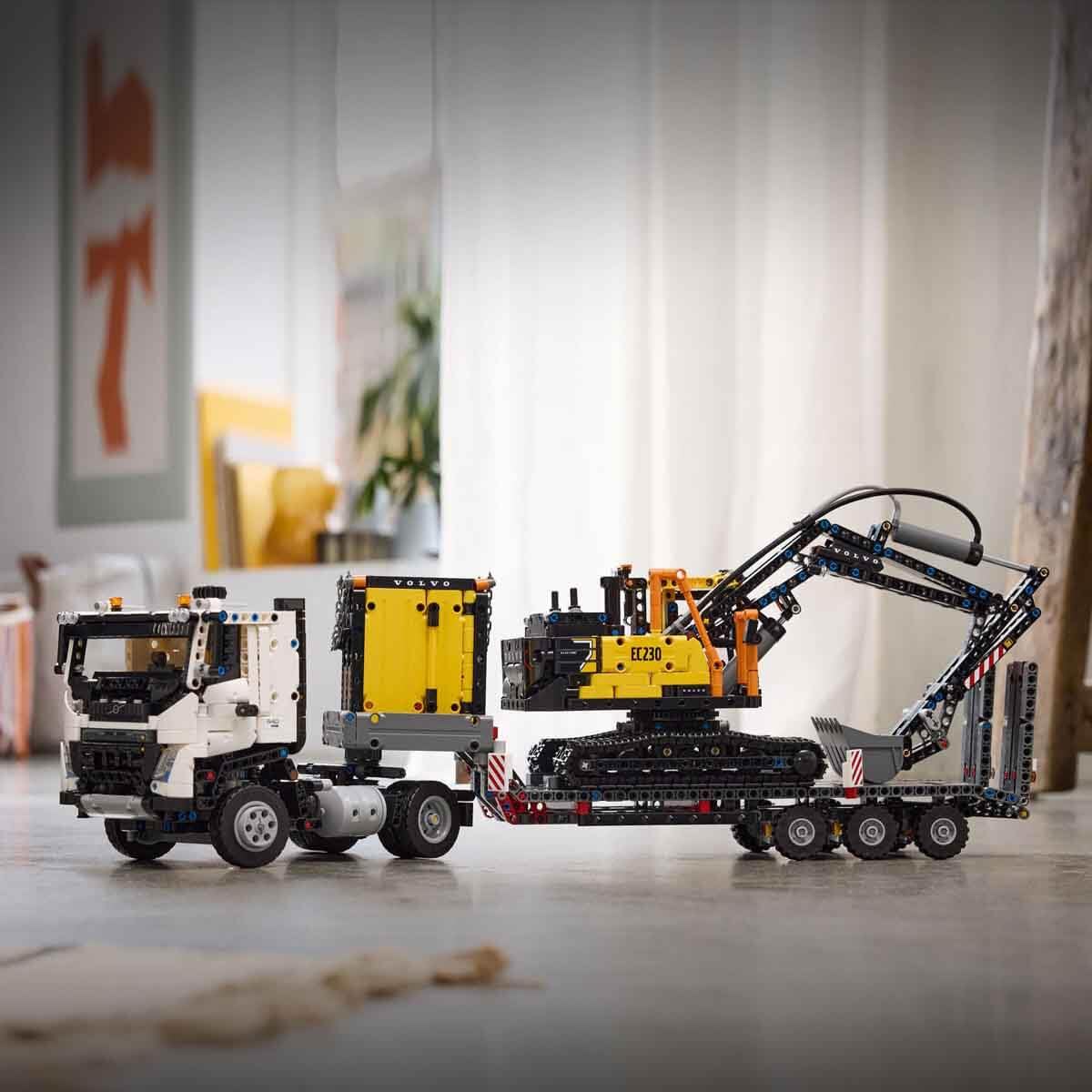 LEGO Technic Volvo FMX Truck with EC230 Electric Crawler Excavator, children's toy, gift set for boys and girls aged 10 and up, toy construction vehicles, excavator toy set 42175
