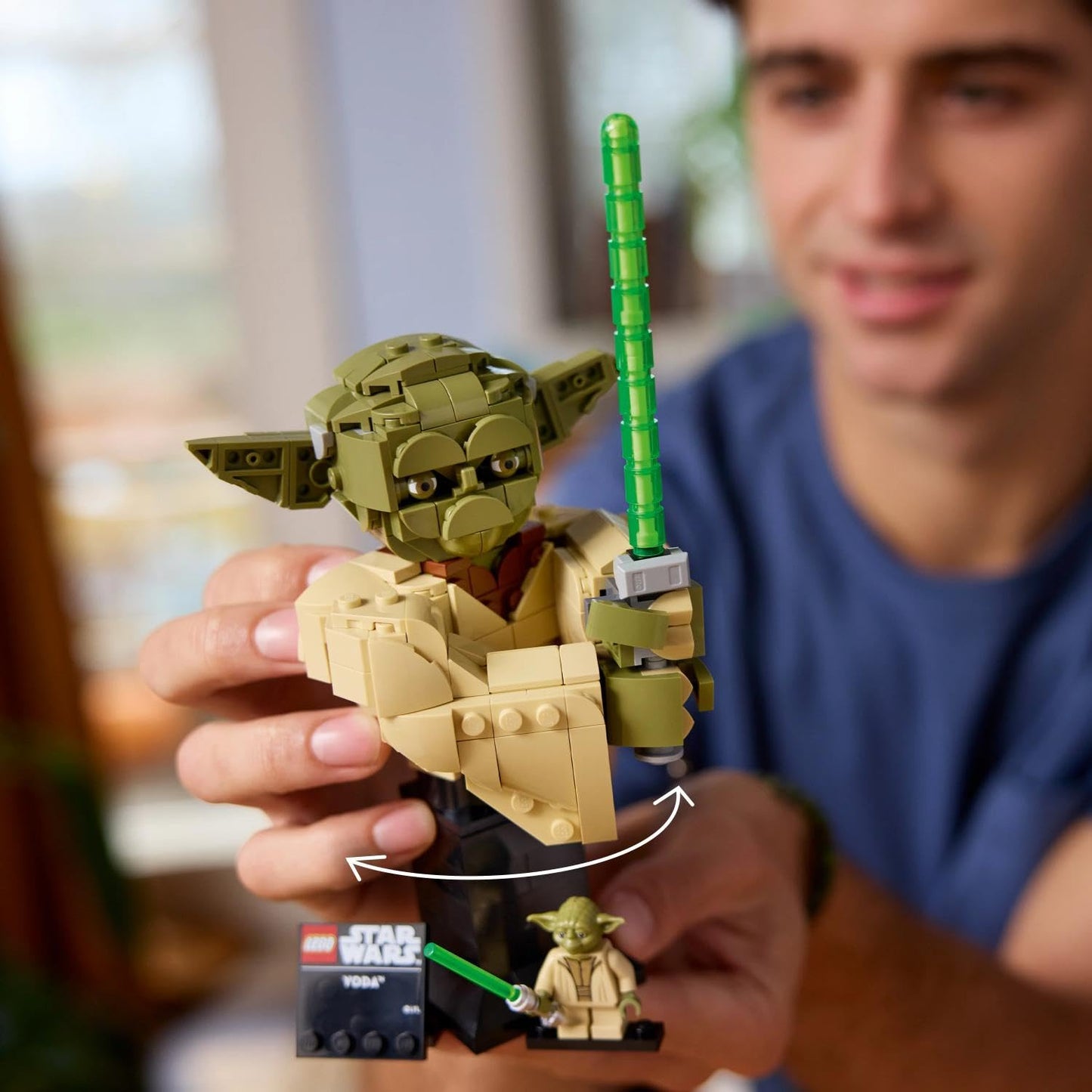LEGO Star Wars 75438 Attack of the Clones Yoda Bust - Model Building for Adults with Green Lightsaber and Collectible Jedi Minifigure - DIY Decoration - Gift for Fans of Attack of the Clones