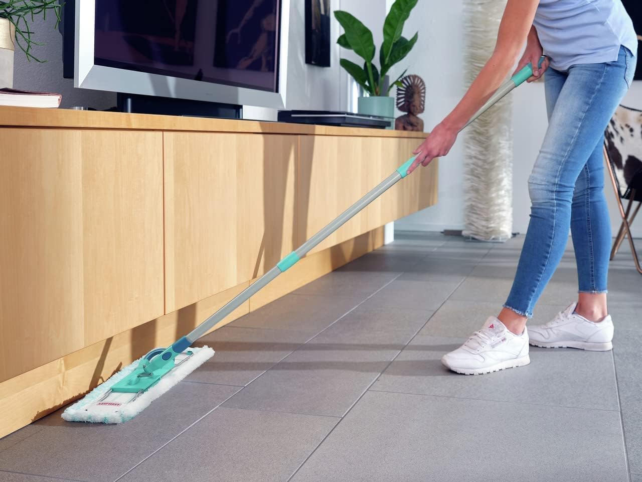 Leifheit back-friendly floor mop Profi XL Micro Duo, steel handle 146cm, mop with foot click, microfiber cover for tiles and laminate, 360 degree swivel joint, click system - 55019