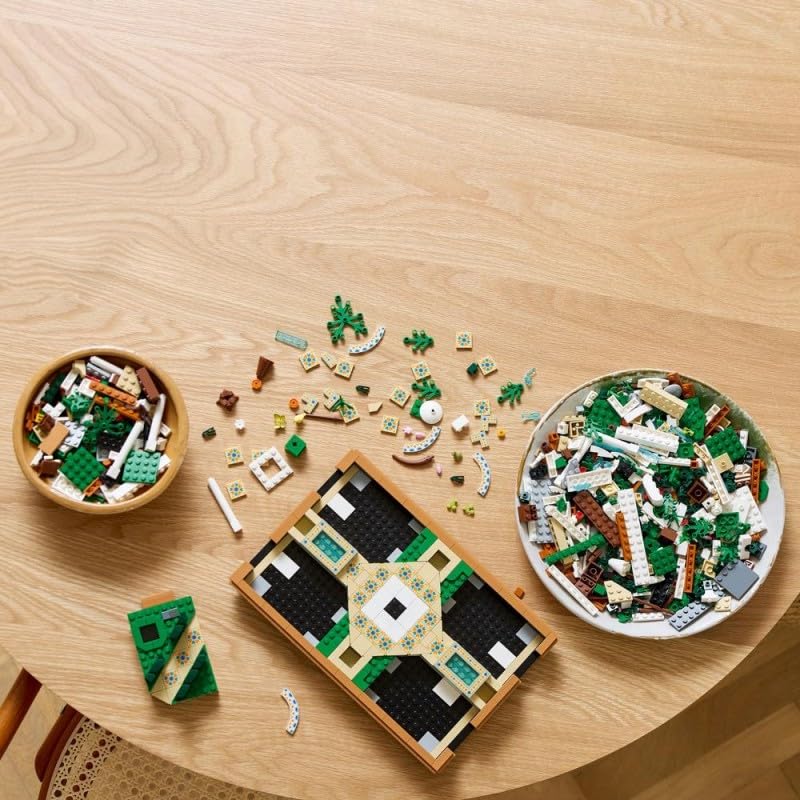 LEGO Icons Fountain Garden - Miniature building set for adults with arcades, cypresses, trees, vines, flowers - Creative gift idea for a birthday, housewarming for women, men - 10359