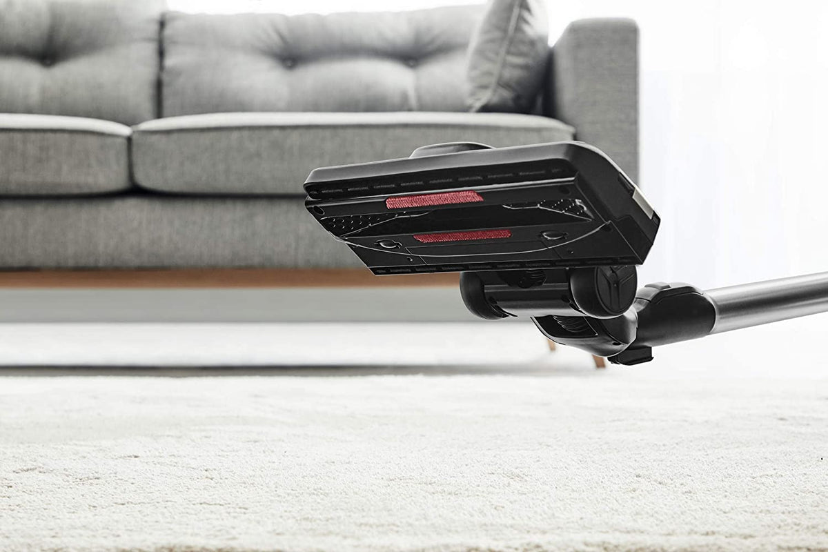 Rowenta Silence Force Allergy+, bagged vacuum cleaner, 4.5 L dust bag capacity, extremely quiet, highly efficient floor nozzle, durable EffiTech motor, vacuum cleaner for pet hair, black-red, RO7473 - RO7473EA