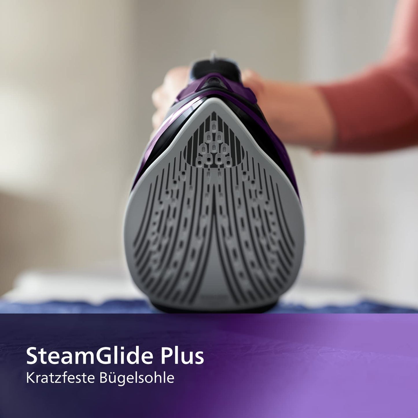 Philips 5000 Series steam iron - 2,400 W, steam boost up to 180 g, SteamGlide Plus soleplate, drip stop system, vertical steam, efficient ironing, automatic limescale cleaning (DST5030/80)