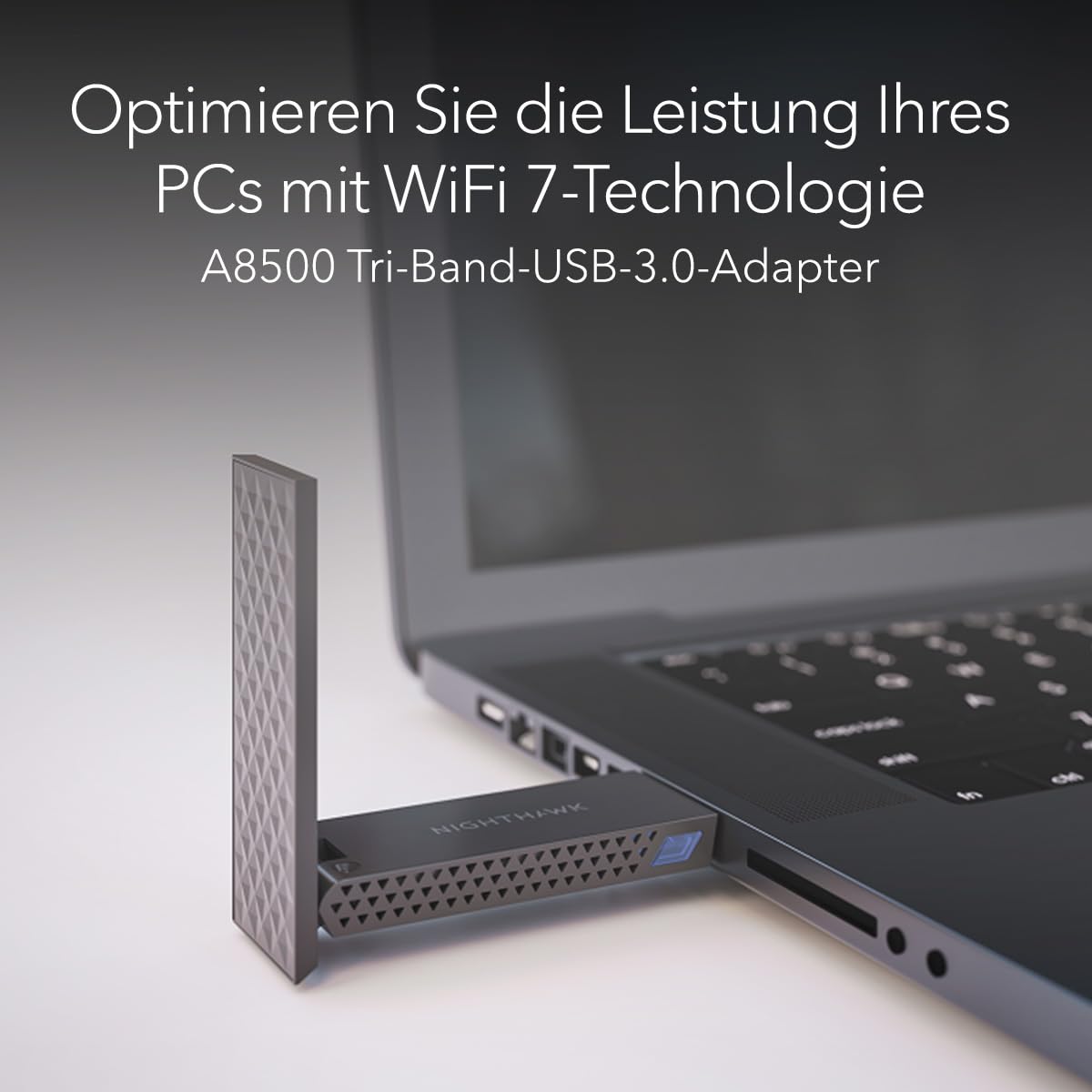 NETGEAR Nighthawk WiFi 7 USB 3.0-Adapter (A8500) – BE5000 Tri-Band Wireless Gigabit Speed (până la 5 Gbit/s) Funcționează cu orice router sau sistem Mesh WiFi 7 sau 6 6E – Pentru PC-uri cu Windows - A8500-100PES
