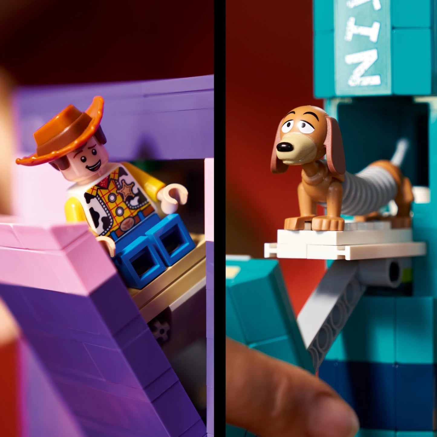 LEGO ǀ Disney and Pixar Toy Story: Slinky bookends - bookshelf decoration building set for adults - including Woody minifigure & dachshund figure - nostalgic gift for fans - 43301