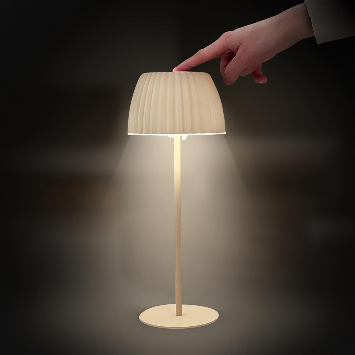 BRILONER - Riffle LED Table Lamp Wireless IP44 with Light Edge, Touch Dimmer, Replaceable Battery, Nightstand Lamp, Reading Lamp, LED Lamp, Battery Lamp, German Design Award Winner 2025, 14.5x36.5 cm, Beige - 7553011