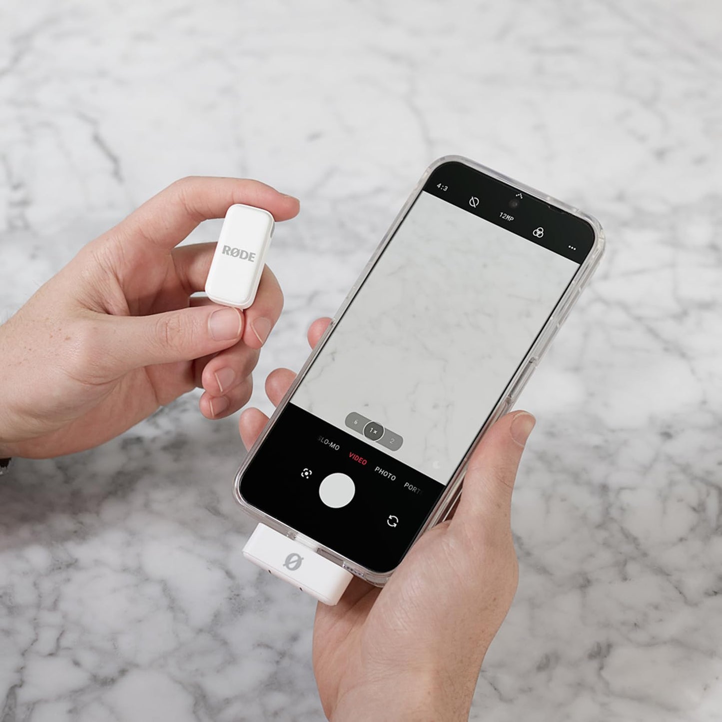RØDE Wireless Micro - Compact wireless microphone, two microphones with charging case for content creation on the smartphone, USB-C, white - WIMICROCW