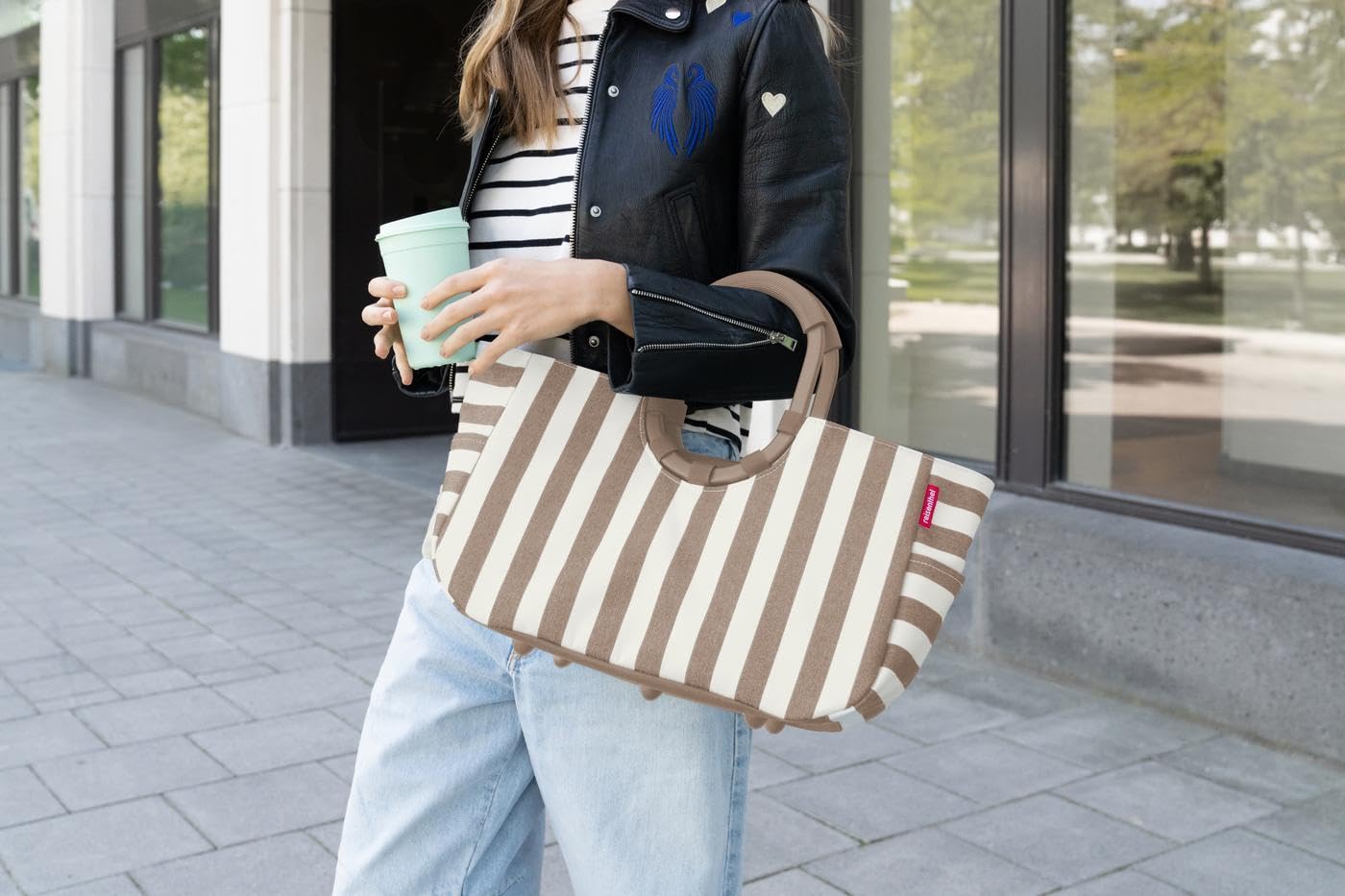 reisenthel loopshopper M summerstripes coffee – sturdy bag with practical compartments made from recycled PET bottles – elegance when shopping, lots of functionality included! - OS6056