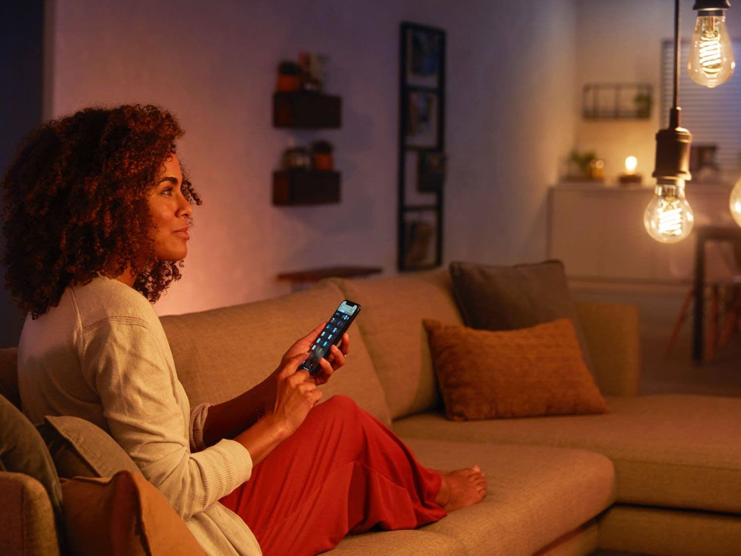 Philips Hue White Filament E27 Small Edison lamp, 7.2W, dimmable, warm white light, controllable via app, compatible with Amazon Alexa (Echo, Echo Dot), pack of 1 - 929003051701