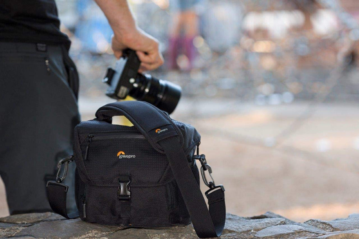 Lowepro Nova 140 AW II Geantă foto neagră - LP37117-PWW