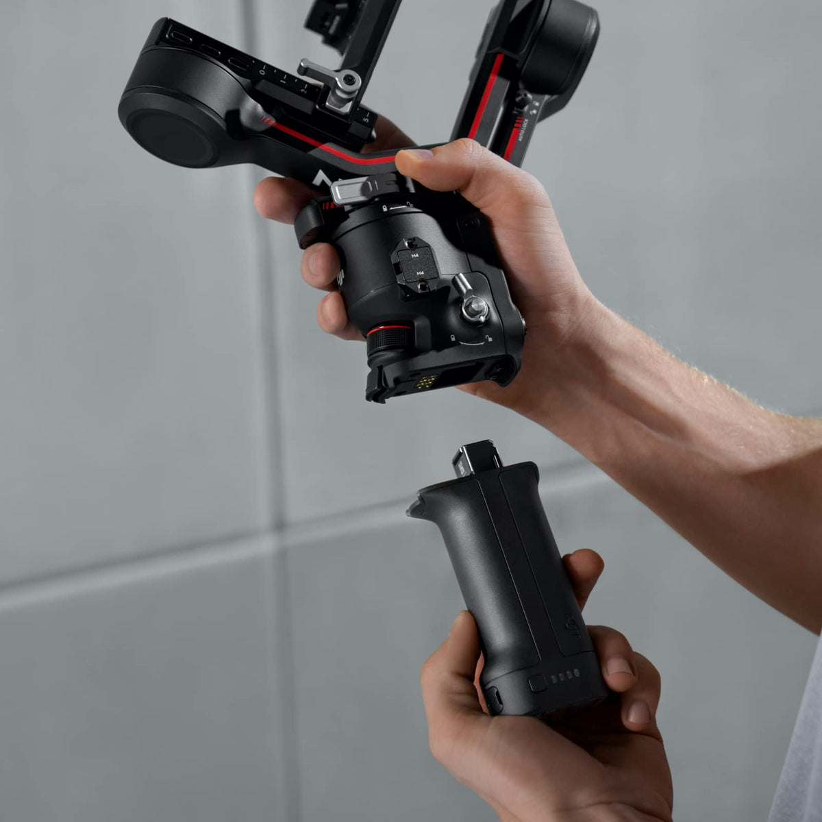 DJI RS BG21 Battery Grip, Compatibility: DJI Focus Pro-Grip, DJI RS 4, DJI RS 3 - CP.RN.00000226.01