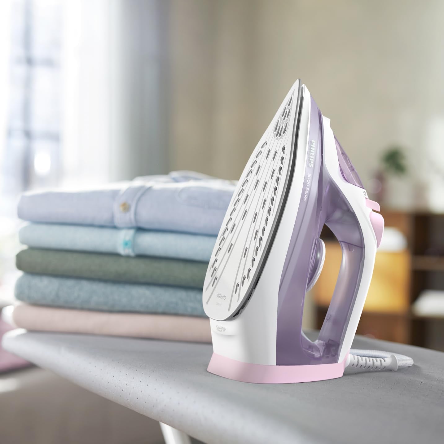 Philips 3000 Series steam iron - 2000 W, steam boost up to 140 g, even steam output 30 g/min, vertical steam, ceramic soleplate, drip stop system, 35 sec heat-up time (DST3010/30)