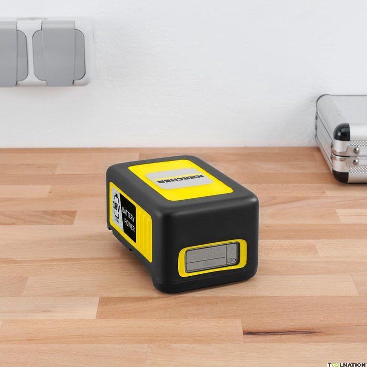 Kärcher Battery Power 18/50, 18 V, 5 Ah (Energy consumption 90 Wh, real-time battery display, lithium-ion battery, extremely robust, temperature management, splash water protected, automatic storage mode) - 2.445-035.0
