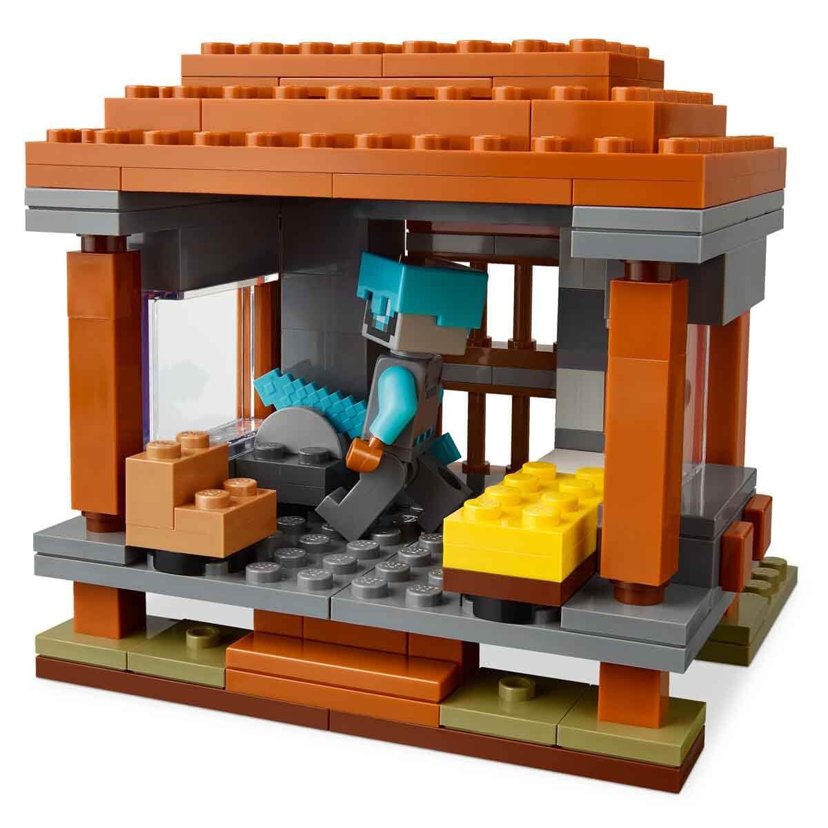 LEGO Minecraft A Devastator at the Looter Outpost - Gaming Toy for Children - Minifigure with Snap Jaw Function and Village Fortress - Gaming Gift for Boys & Girls from 8 Years - 21278