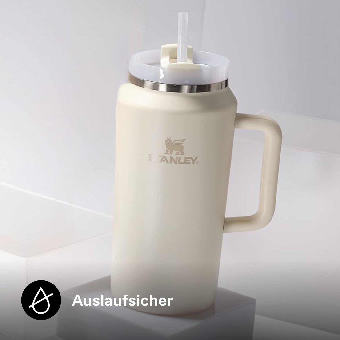 STANLEY 1913 Quencher H2.0 FlowState drinking bottle with straw 1.9L - Thermo mug Cools for 15 hours - 60 hours Ice cold - Dishwasher safe - Thermos bottle BPA free - Drinking cup - Cream - 100000112460