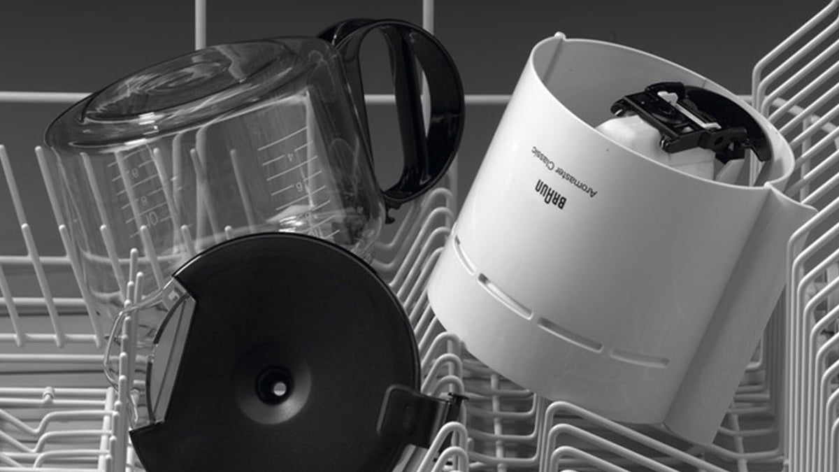 Braun Coffee Maker KF 47 WH - Filter coffee machine with glass carafe for classic filter coffee, aromatic coffee thanks to OptiBrew system, drip stop, automatic shut-off, white.