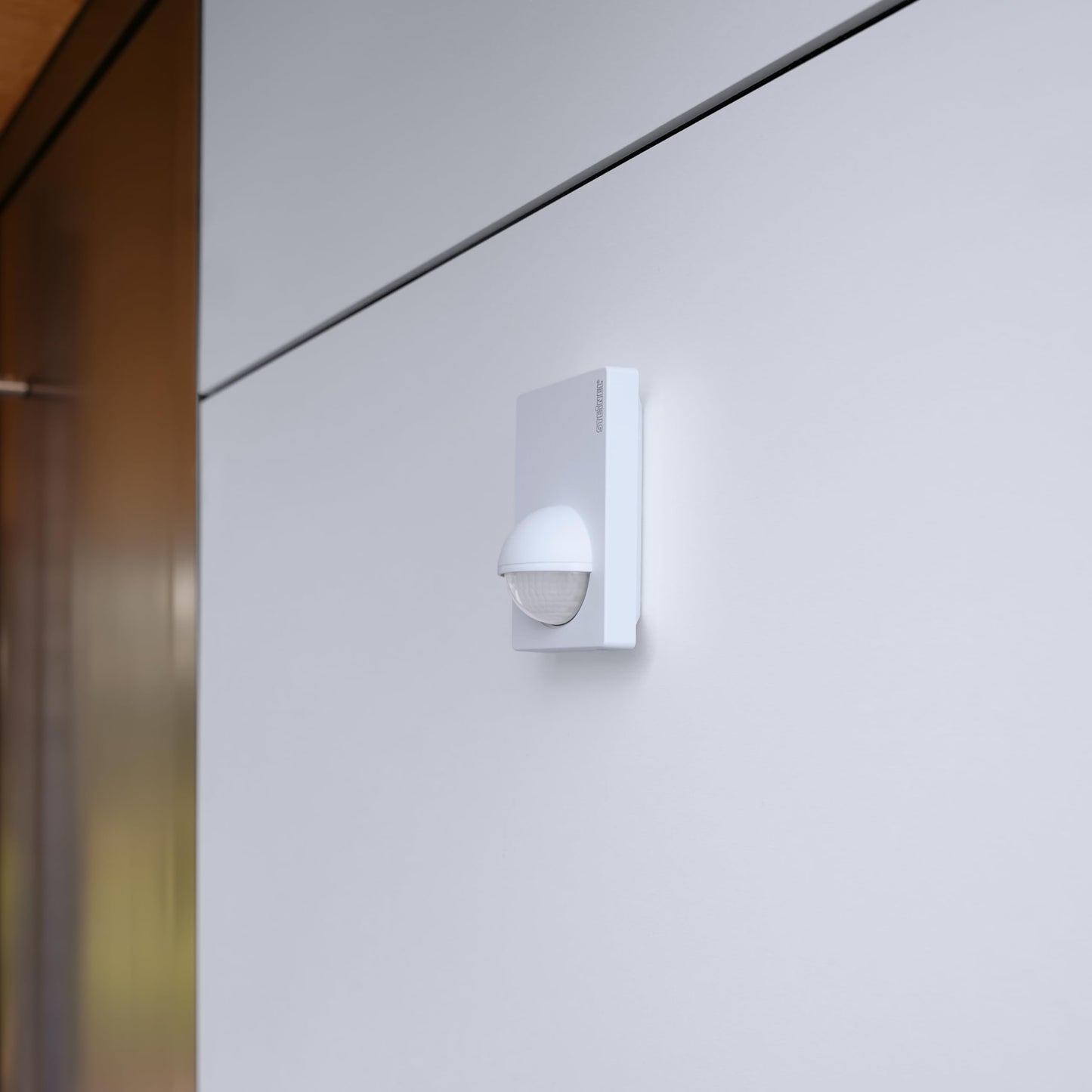 Steinel motion detector IS 180-2 silver, 180° infrared motion sensor, twilight sensor for indoor and outdoor use, (W x H) 76 mm x 120 mm - 603618