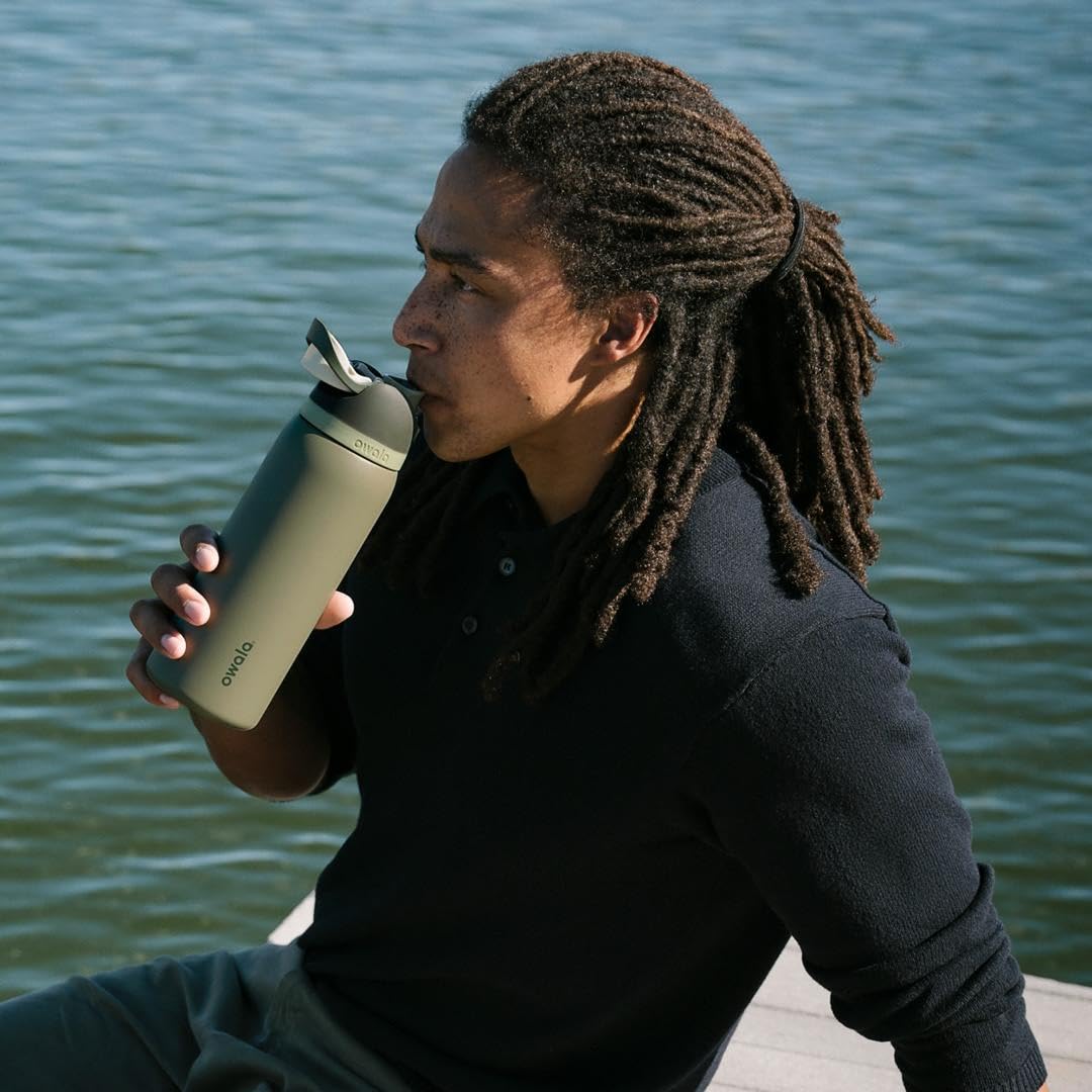 Owala FreeSip Insulated Stainless Steel Drinking Bottle with Straw, 945ml - BPA Free, Ideal for Sports, Fitness, Outdoor and Travel, Off Road - C08792