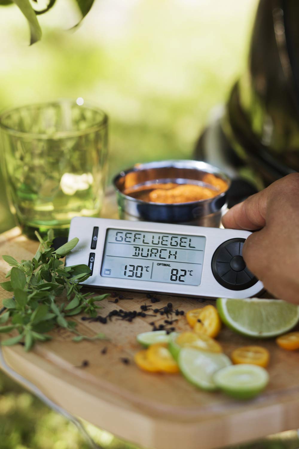 RÖSLE barbecue core temperature meter, high-quality thermometer for determining the ideal meat core temperature on the grill or in the oven with magnetic holder, silver/black, 18 x 4.8 x 2 cm - 25086
