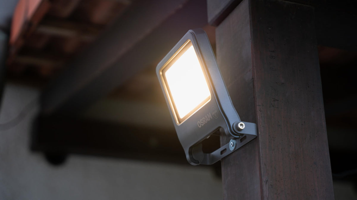 Osram ENDURA FLOOD PC 50W LED Floodlight, 3000K warm white, 5000 lumens, IP65 floodlight, sustainable aluminum, 100 lm/W efficiency, dark gray - 4099854486548