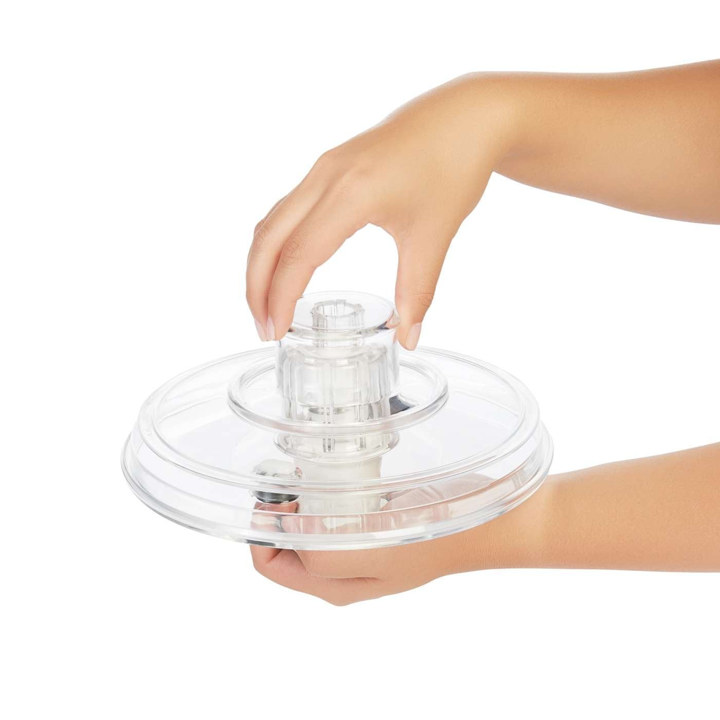 OXO Good Grips salad spinner with sieve and lid, small - for washing and drying lettuce and herbs - 1351680UK
