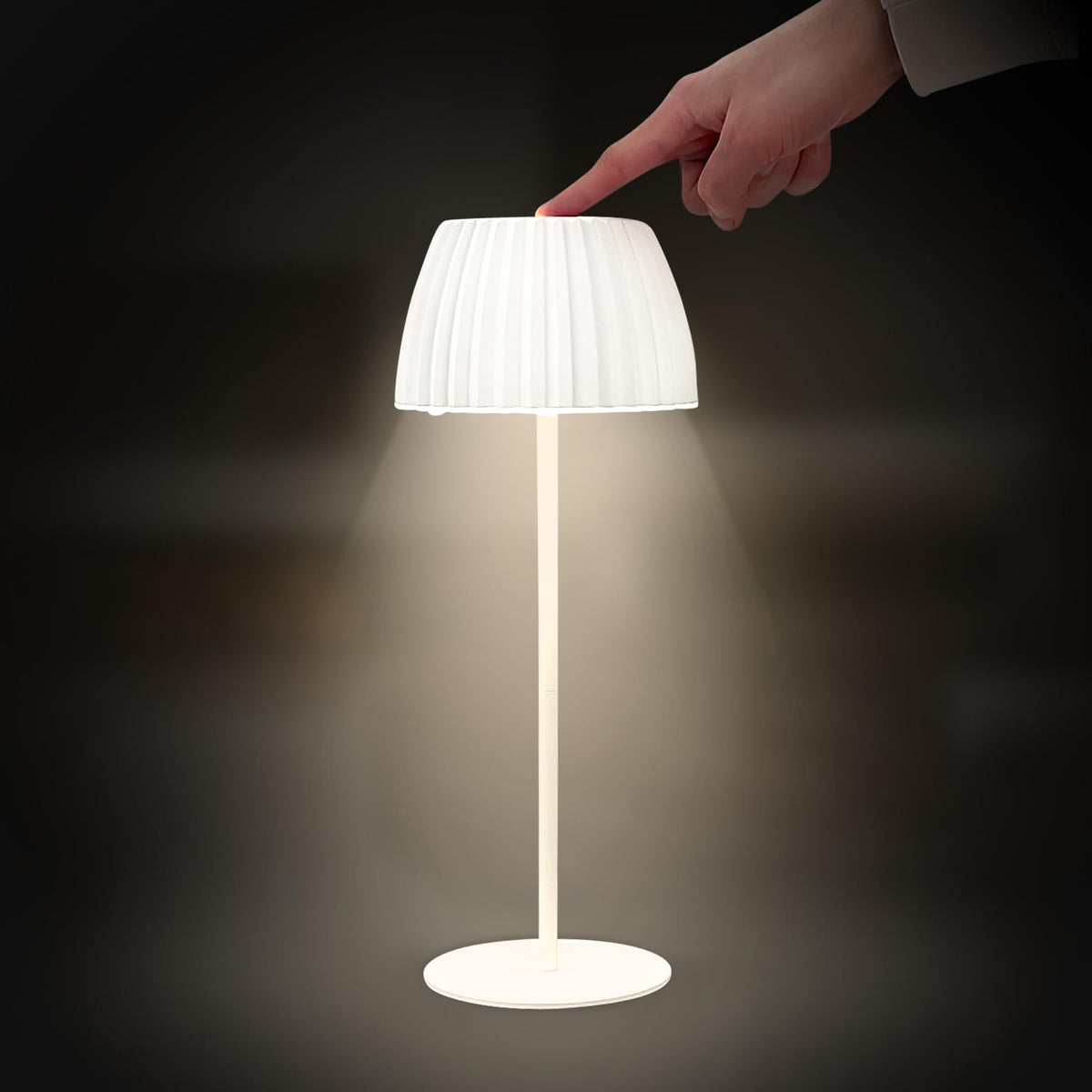 BRILONER - Riffle LED table lamp, wireless, IP44 with light edge, touch dimmer, replaceable battery, bedside lamp, reading lamp, LED lamp, battery lamp, German Design Award Winner 2025, 14.5x36.5 cm, White - 7553016