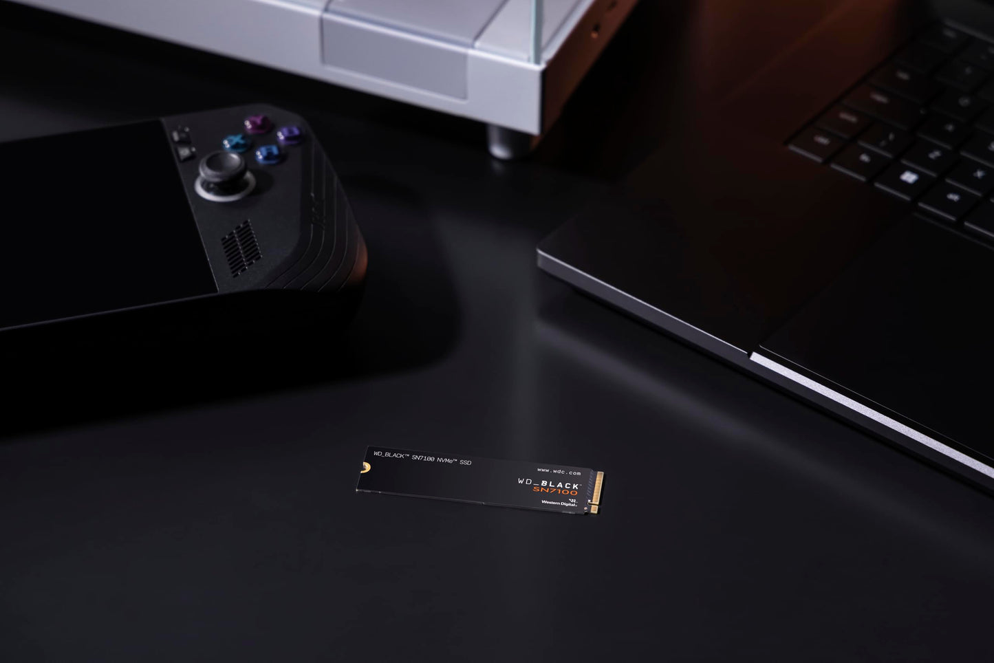 WD_BLACK SN7100 NVMe SSD 1 TB (high-performance gaming memory, up to 7,250 MB/s read, PCIe Gen4, energy efficiency, for desktop, laptop & handheld game consoles) - POWERED BY SANDISK - WDS100T4X0E