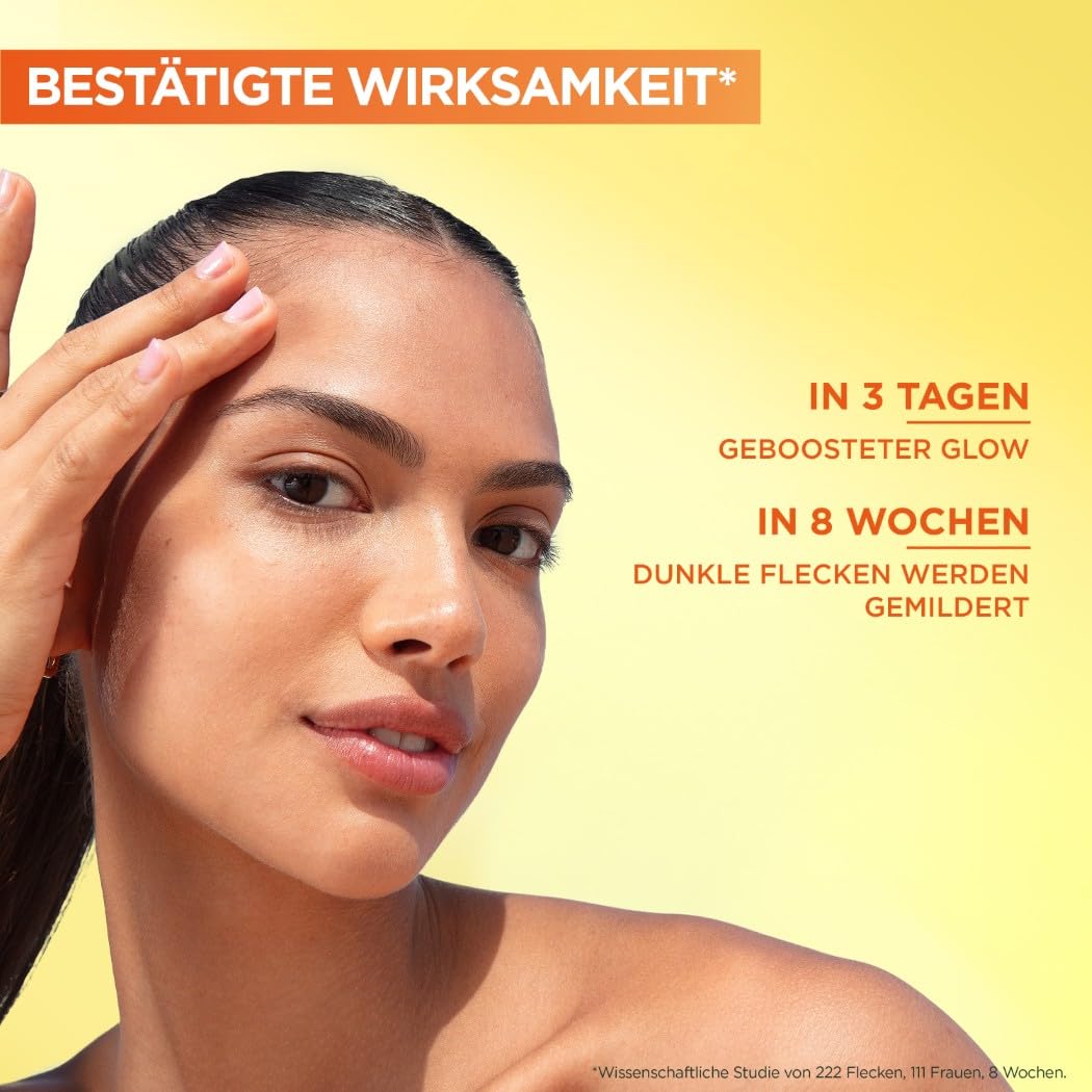 Garnier SkinActive Coffret Max Glow Booster Set pentru zi și noapte cu ser anti-pete întunecate cu vitamina C, cremă pentru ochi Glow Booster cu vitamina C și ser de noapte Glow Booster cu vitamina C.