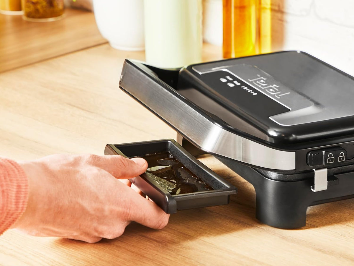 Tefal Inicio Compact 2-in-1 Contact and Panini Grill, 1000 W, compact design, stainless steel housing, juice collecting tray, non-stick grill plates, stainless steel/black, GC270D10
