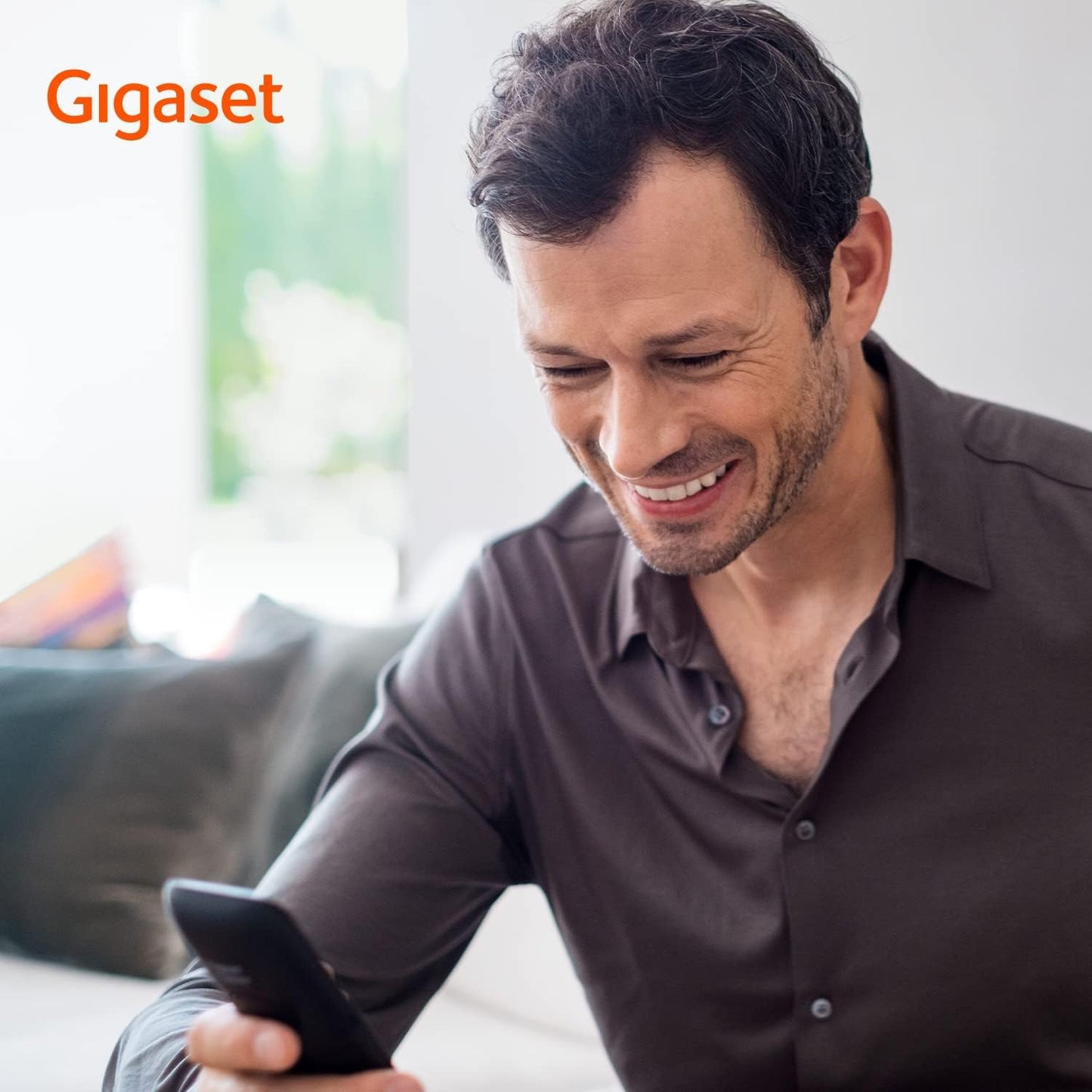 Gigaset AS690 - Cordless DECT telephone - large, high-contrast display - brilliant audio quality - adjustable sound profiles, hands-free function - call protection, white [German version] - AS690,