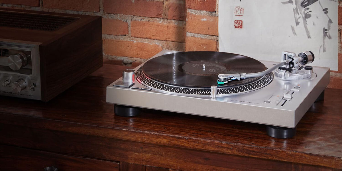 Audio-Technica LP120XUSBSV Direct Drive Turntable (Analog and USB) Silver - AT-LP120XUSBSV
