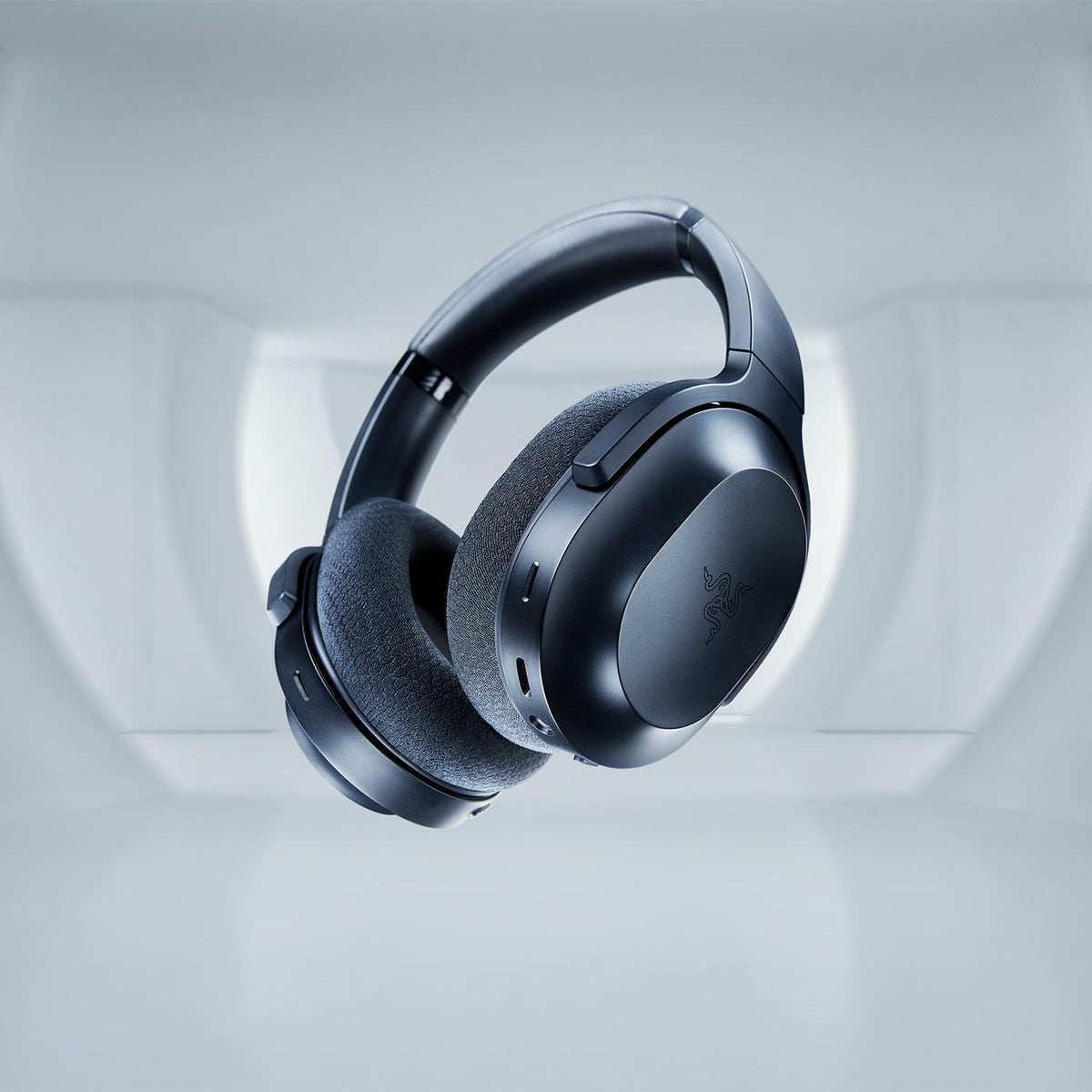 Razer Barracuda - Cască wireless multiplatformă pentru gaming și dispozitive mobile (SmartSwitch Dual Wireless, microfon cu anulare a zgomotului, drivere Triforce de 50mm, USB-C) Negru