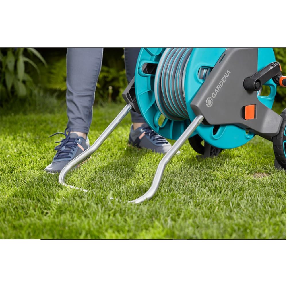 Gardena CleverRoll M: Hose trolley with up to 60 m capacity, particularly stable, with clip for syringe storage, drip stop, freely selectable crank side (18511-20)