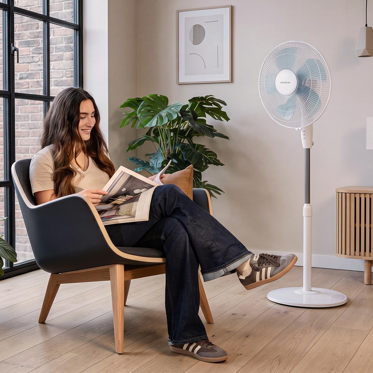 Cecotec pedestal fan EnergySilence 515 WindLite Pro Black. 56W power, 40cm diameter, 5 aerodynamic blades, 3 speed levels, automatic oscillation and telescopic pole - A90_EU01_123562