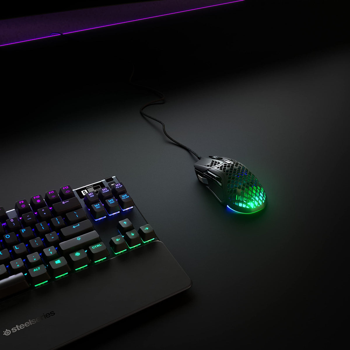 SteelSeries Aerox 5 - Mouse de gaming RGB cu deschideri pe suprafață - Ușoară ca o pană și rezistentă la apă - Senzor optic TrueMove Air cu 18.000 DPI - 62401